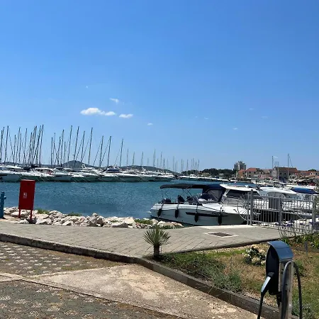 Villa Pera Apartments *